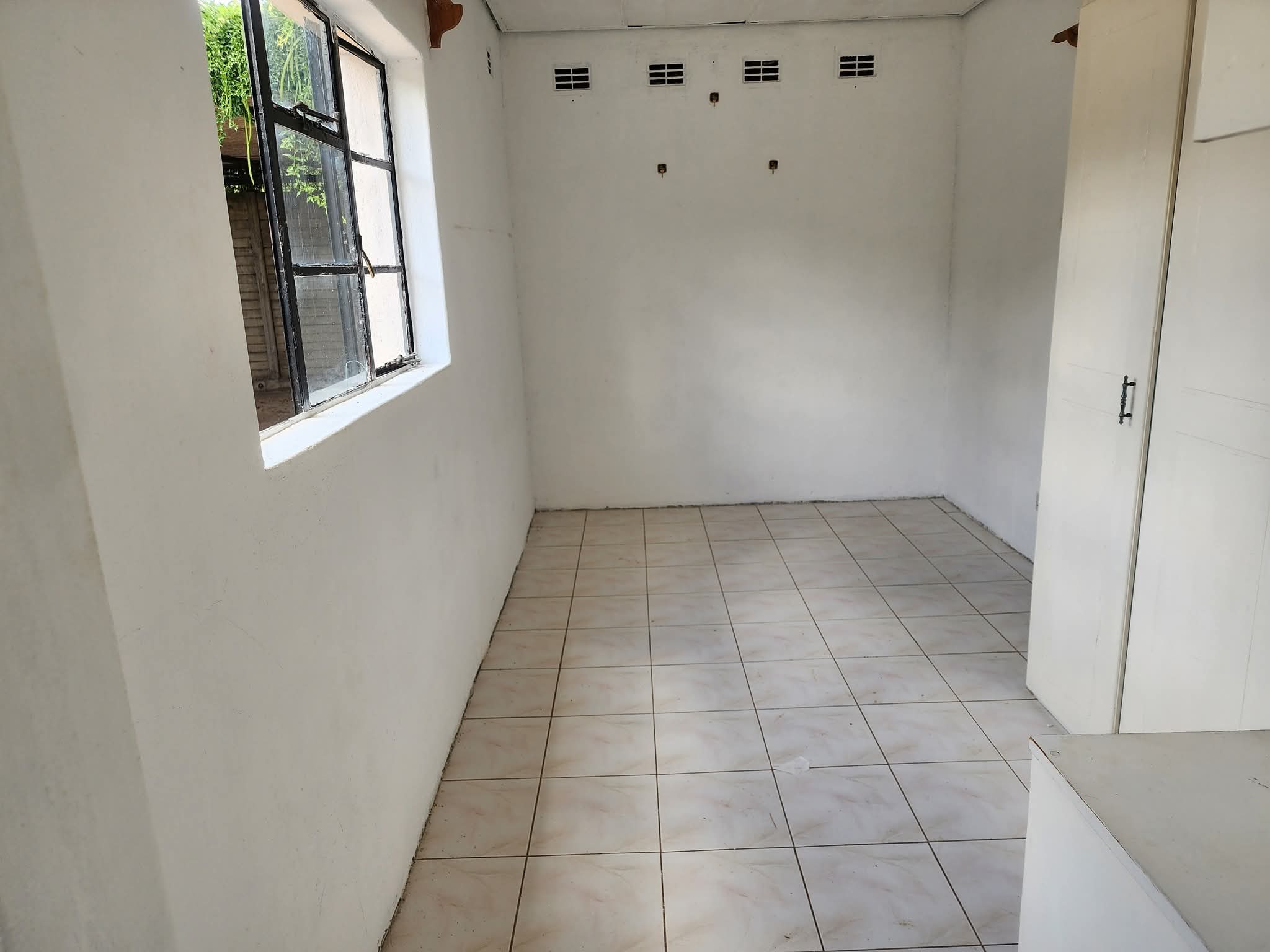 Avondale west $350 / monthly - 6